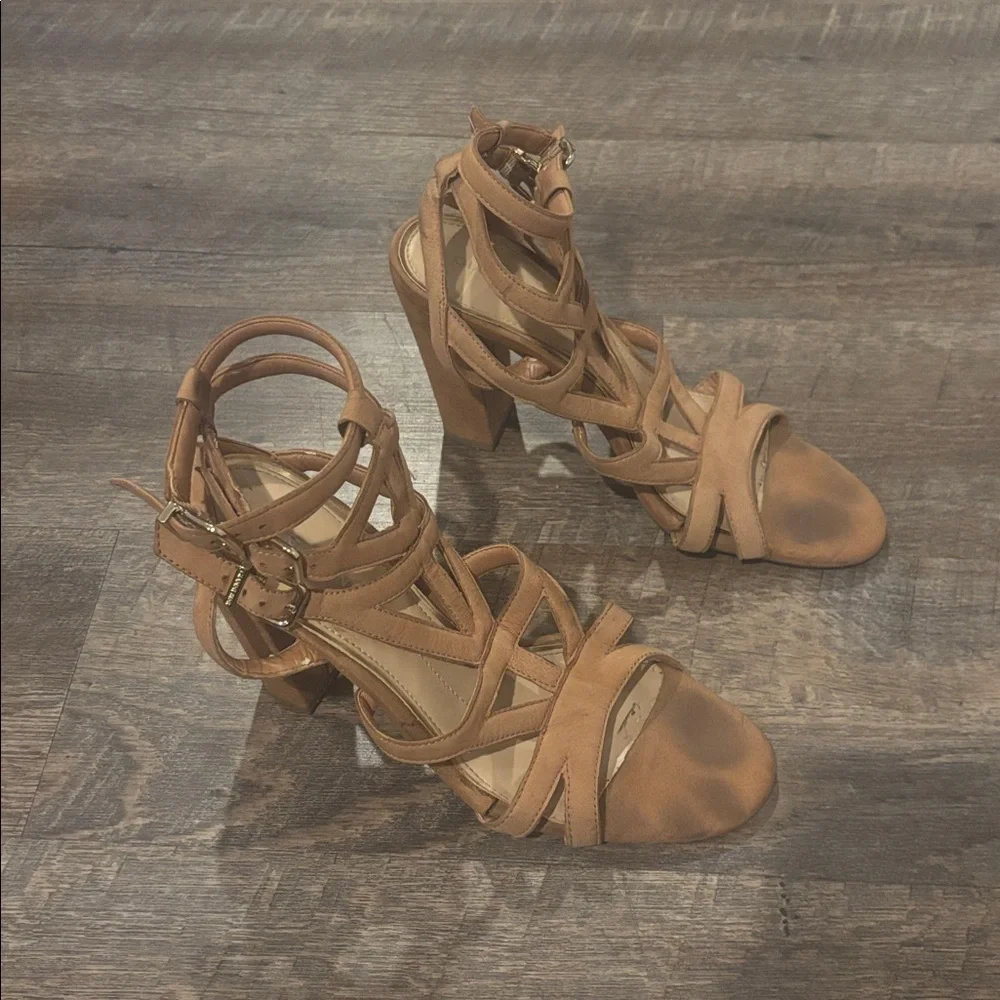 Gianni Bini Tan Strappy Block Heel Sandals Size 8.5